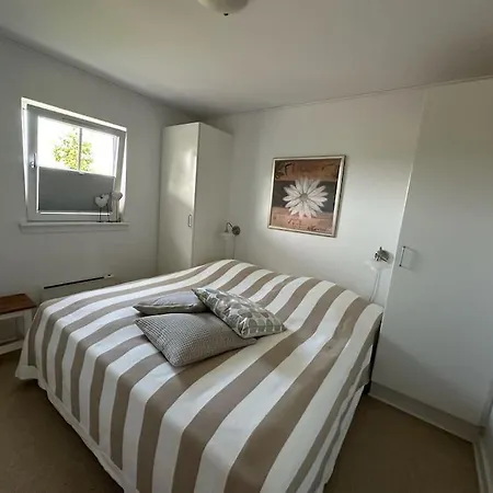 Hyggeligt Taet Pa Vandet I Bro * Brenderup