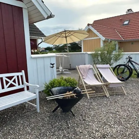 Hyggeligt Taet Pa Vandet I Bro