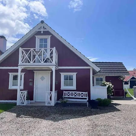 Hyggeligt Taet Pa Vandet I Bro *